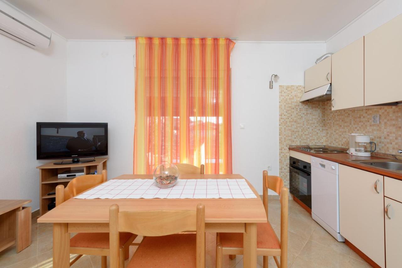 Apartmani Petra Trogir Zewnętrze zdjęcie