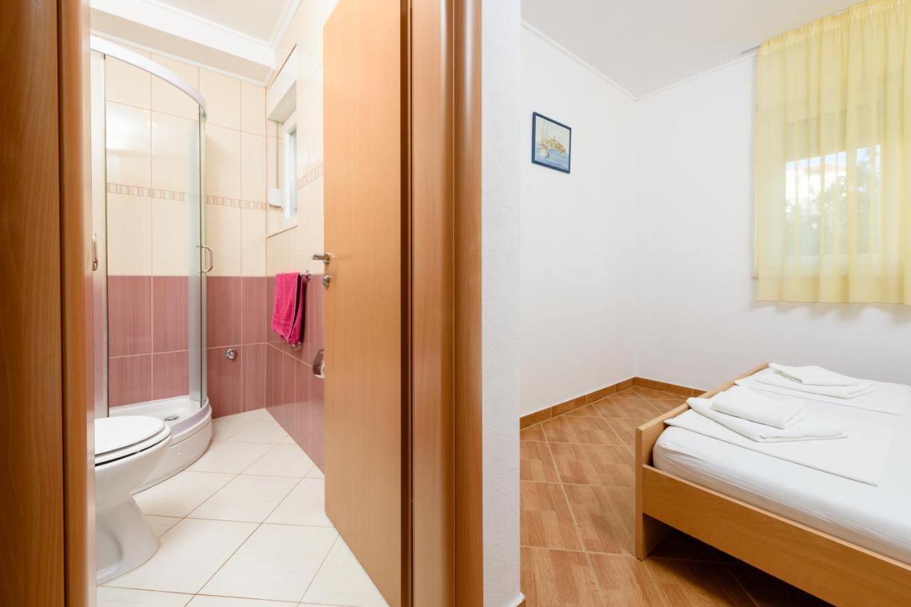 Apartmani Petra Trogir Zewnętrze zdjęcie
